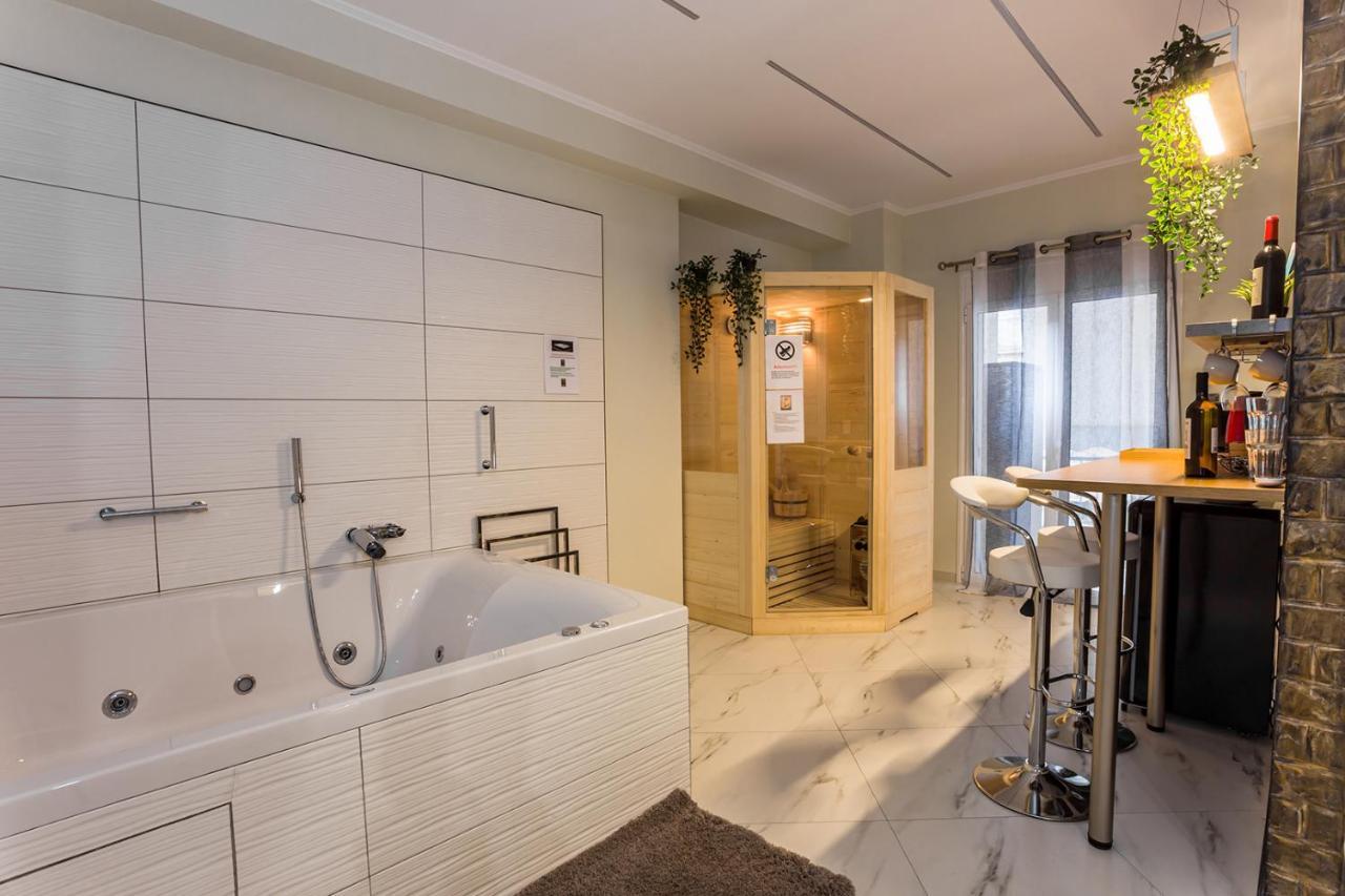 Romantic Deluxe Svite Wise Jacuzzi And Sauna アテネ エクステリア 写真